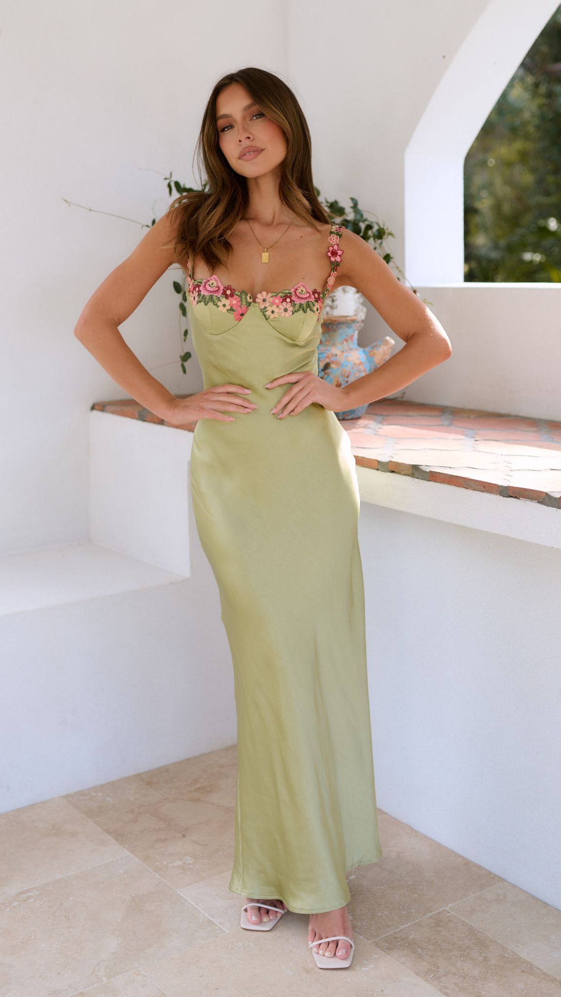 Josephine | Geborduurde avondjurk vloeiend elegant