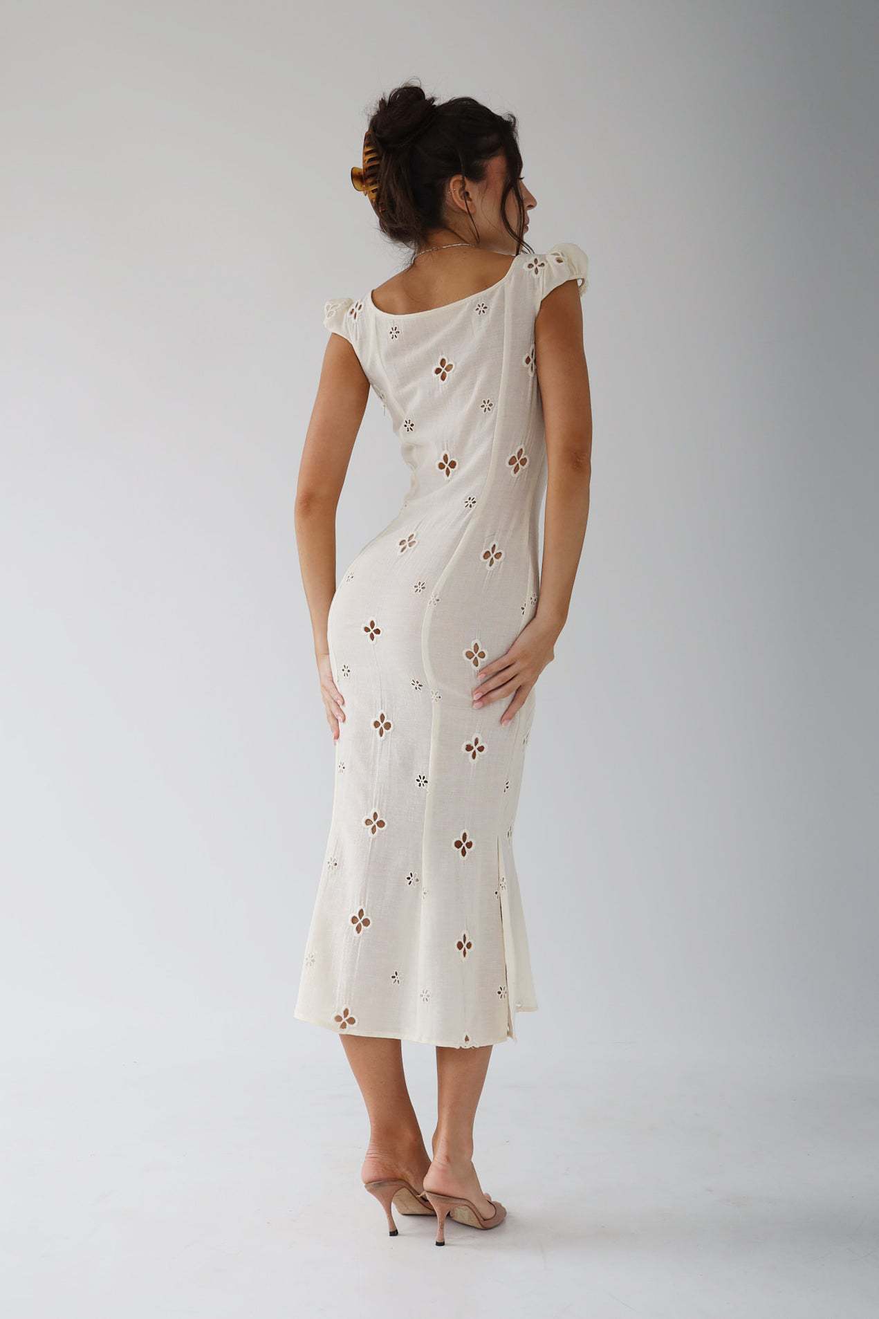Isabella | vintage geborduurde fishtail midi jurk