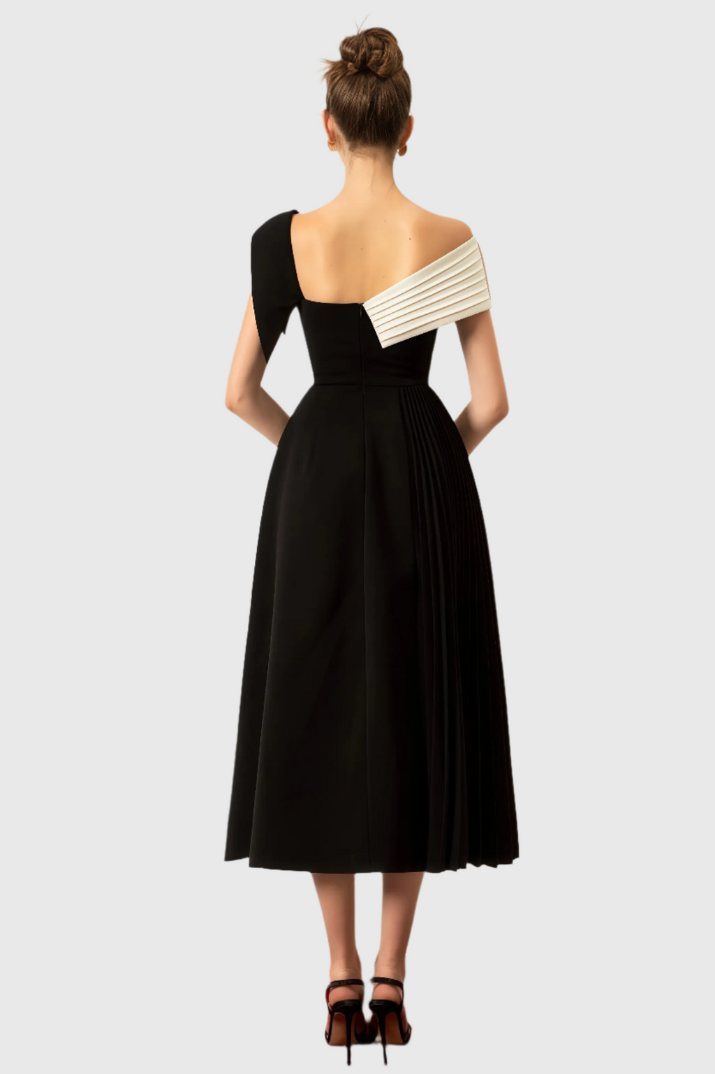 Liv | zwart-witte midi jurk één schouder elegant