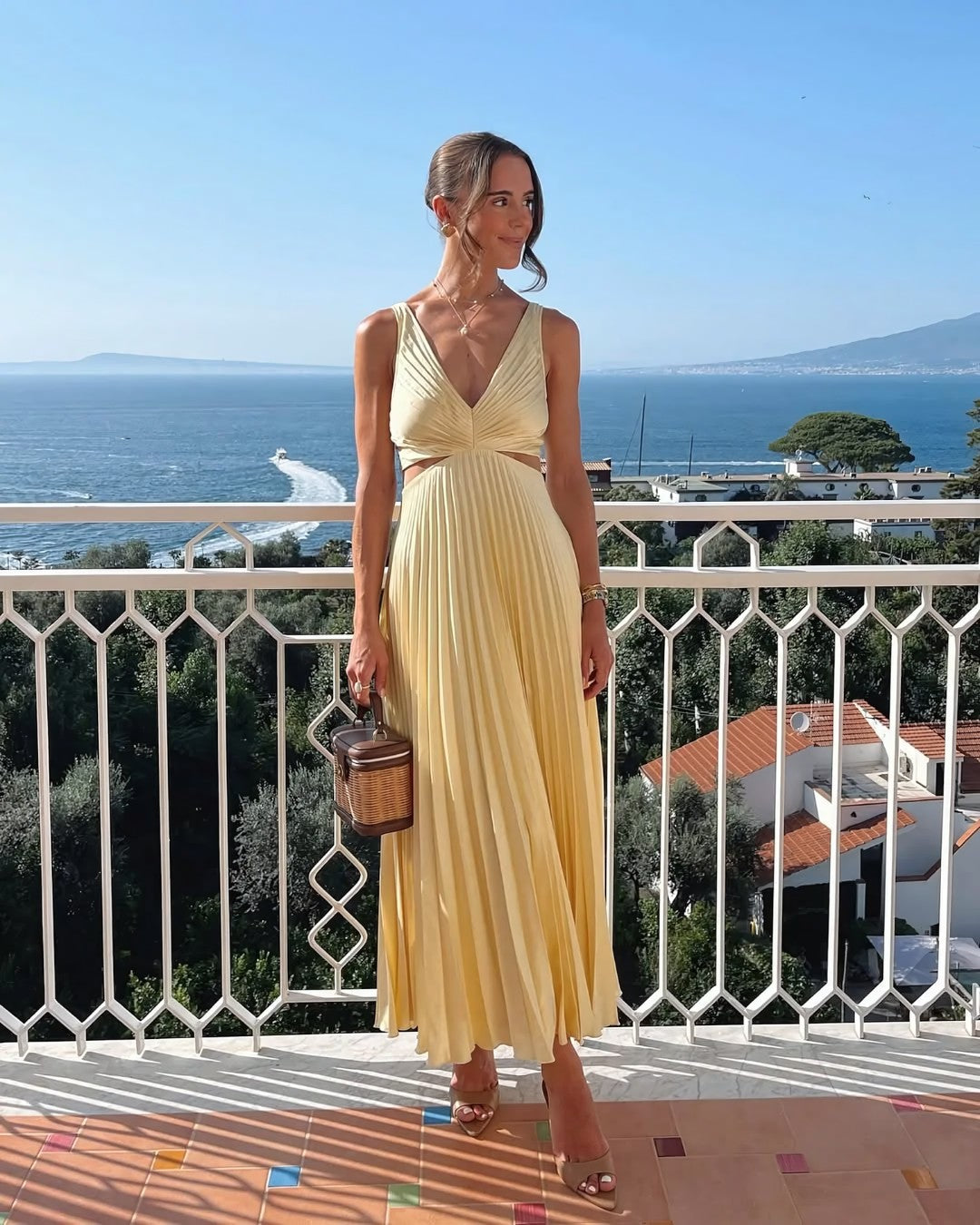 Audrey | Plissé midi jurk cutout taille elegant